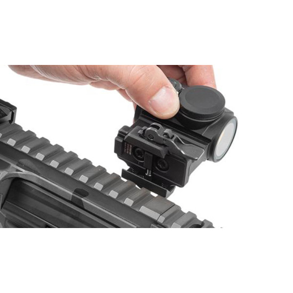 Red-Dot Sight UTG 3 MOA : Visez Juste, Même Sous la Pluie