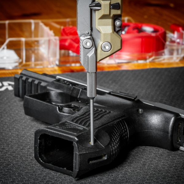Outil Multifonction Pistolet : Compact, Durable, Polyvalent pour 1911