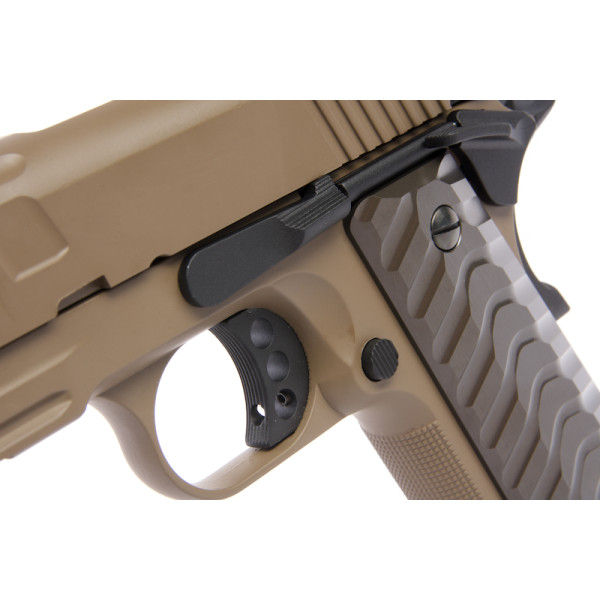 Pistolet KP16 CO2 Tan 6mm : Réalisme et Polyvalence Dual Power