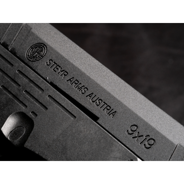 Pistolet Steyr L9 A2 CO2 6mm : Modularité et Précision