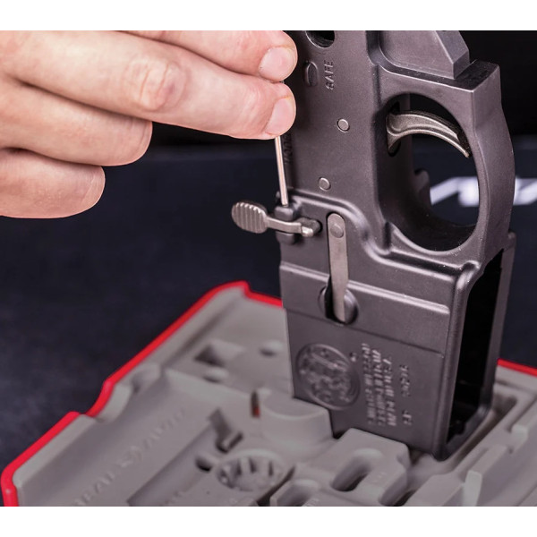 Blocage AR15 REAL AVID : Démontage Facile et Sécurisé