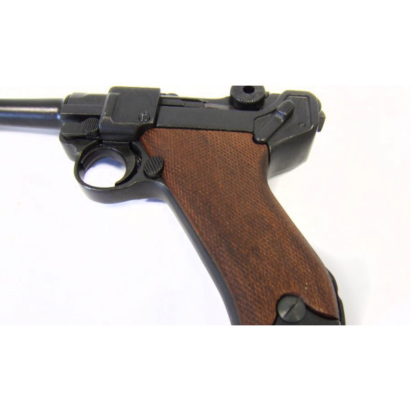 Pistolet Luger P08 Parabellum : Précision et Histoire en Main